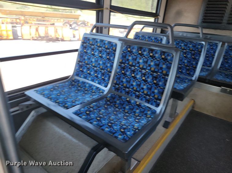 image for item LQ9137 2009 Gillig  shuttle bus