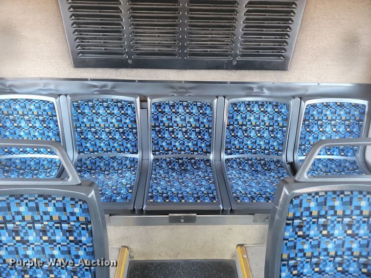 image for item LQ9137 2009 Gillig  shuttle bus