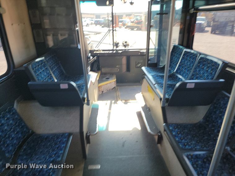 image for item LQ9137 2009 Gillig  shuttle bus