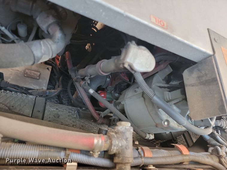 image for item LQ9137 2009 Gillig  shuttle bus