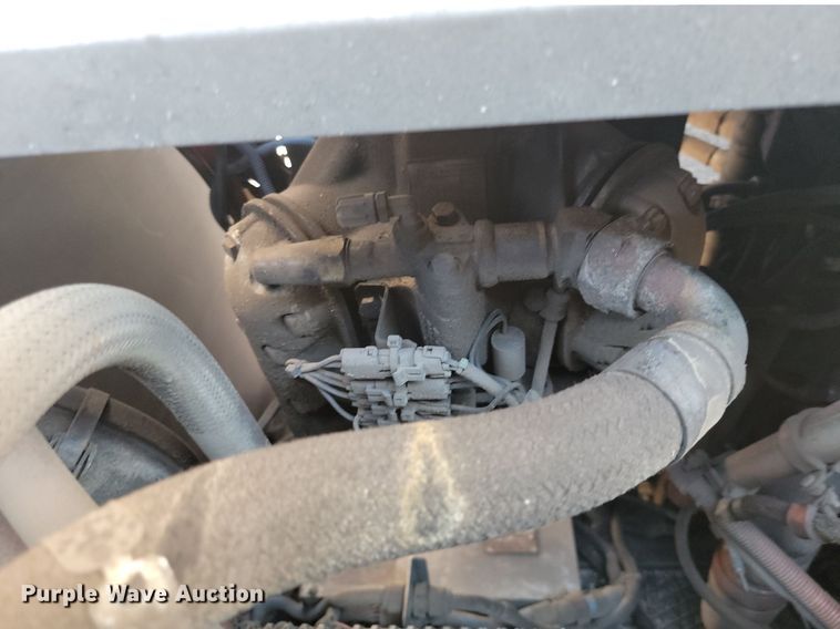 image for item LQ9137 2009 Gillig  shuttle bus