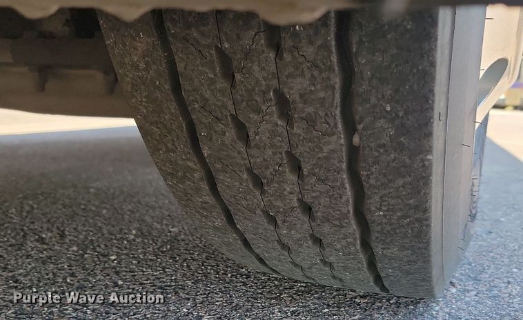 image for item LQ9137 2009 Gillig  shuttle bus