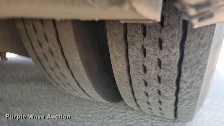 image for item LQ9137 2009 Gillig  shuttle bus