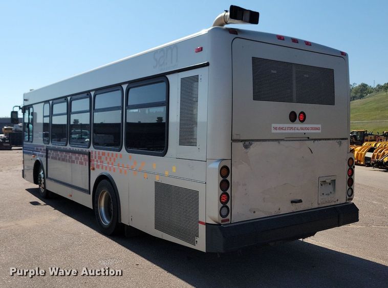 image for item LQ9138 2009 Gillig  shuttle bus