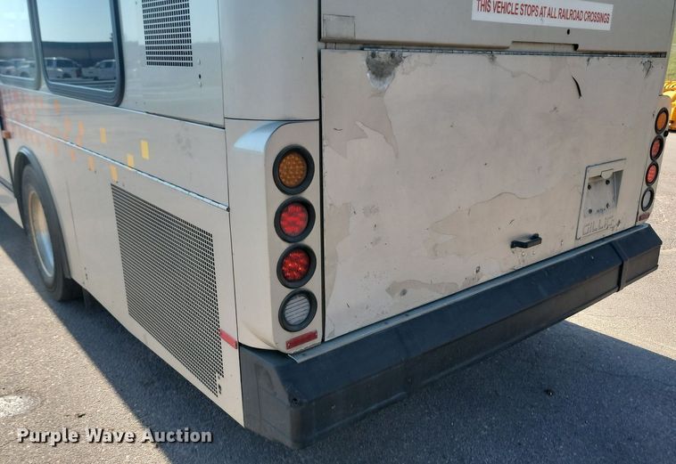 image for item LQ9138 2009 Gillig  shuttle bus