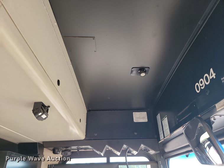 image for item LQ9138 2009 Gillig  shuttle bus