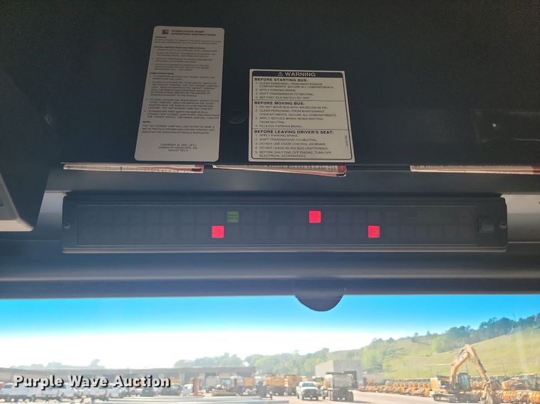 image for item LQ9138 2009 Gillig  shuttle bus