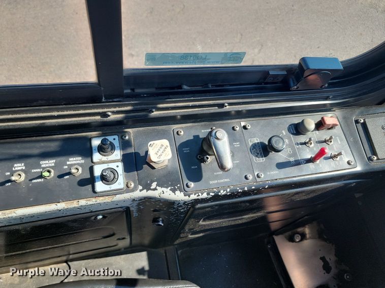 image for item LQ9138 2009 Gillig  shuttle bus