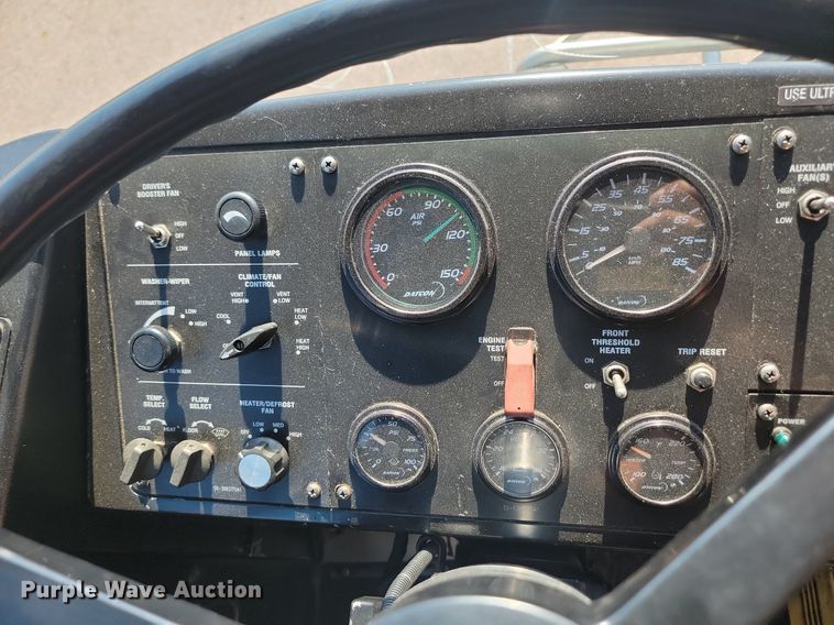 image for item LQ9138 2009 Gillig  shuttle bus