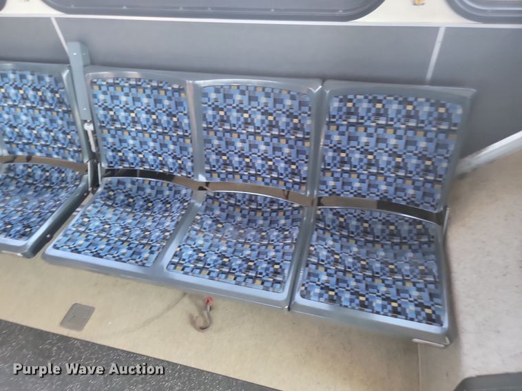 image for item LQ9138 2009 Gillig  shuttle bus