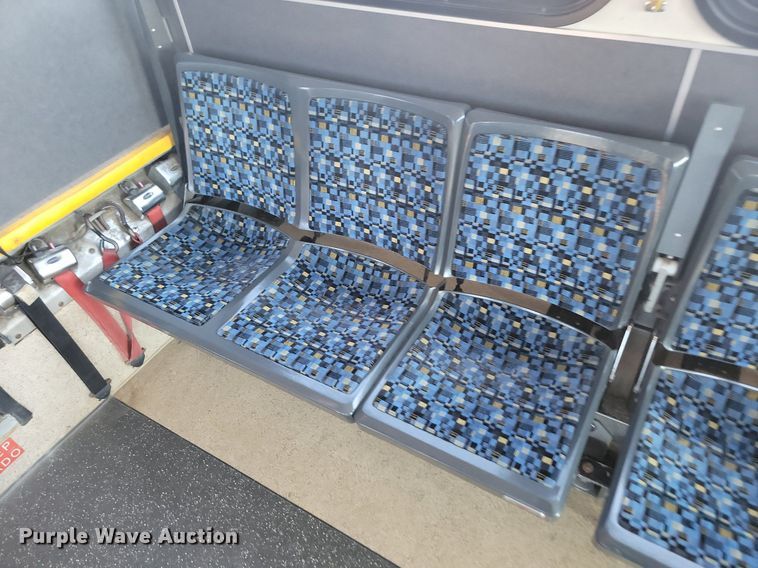 image for item LQ9138 2009 Gillig  shuttle bus