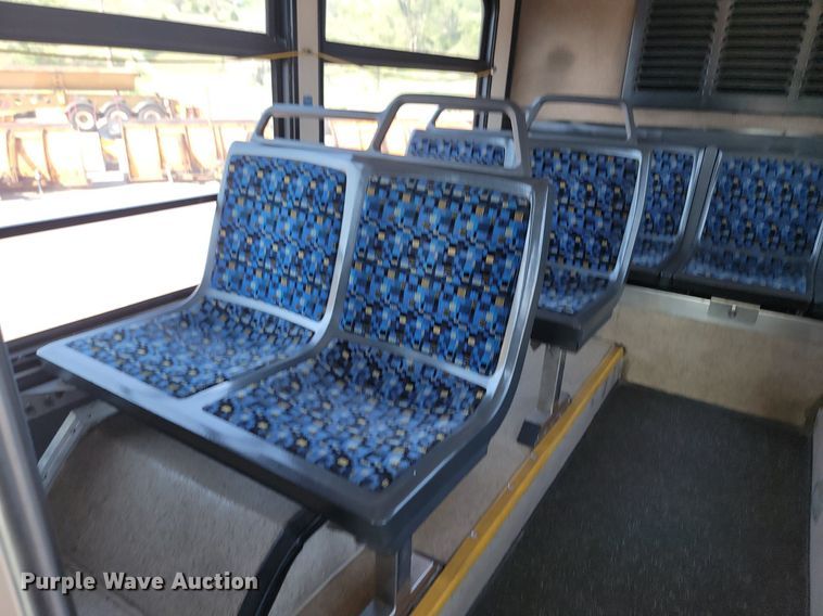 image for item LQ9138 2009 Gillig  shuttle bus