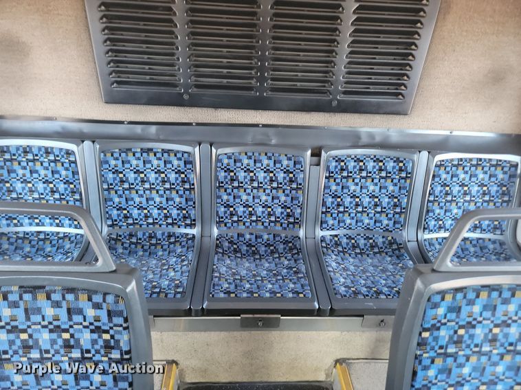 image for item LQ9138 2009 Gillig  shuttle bus