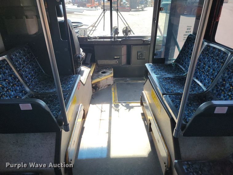 image for item LQ9138 2009 Gillig  shuttle bus