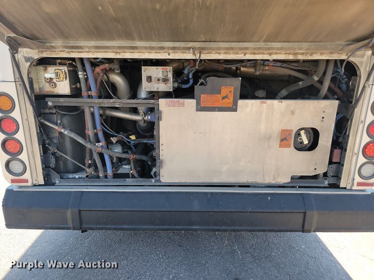 image for item LQ9138 2009 Gillig  shuttle bus