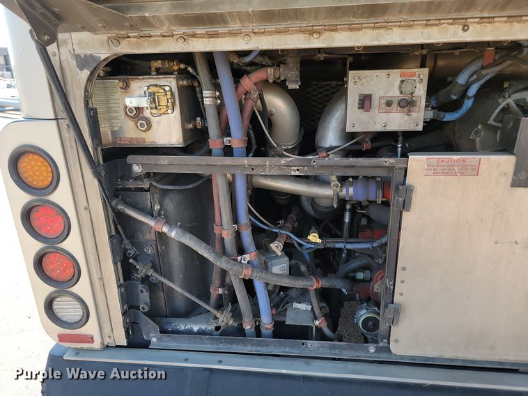 image for item LQ9138 2009 Gillig  shuttle bus