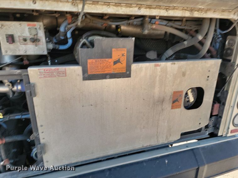 image for item LQ9138 2009 Gillig  shuttle bus