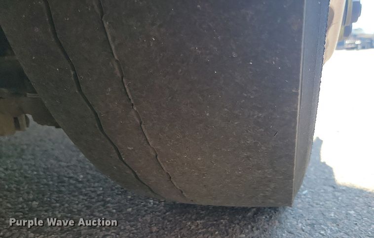 image for item LQ9138 2009 Gillig  shuttle bus