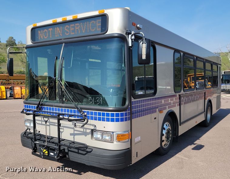image for item LQ9139 2009 Gillig  shuttle bus