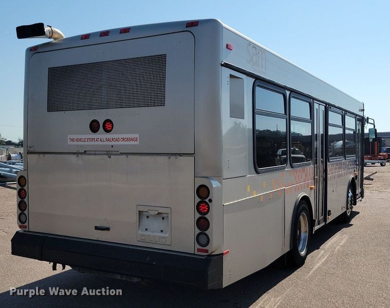 image for item LQ9139 2009 Gillig  shuttle bus