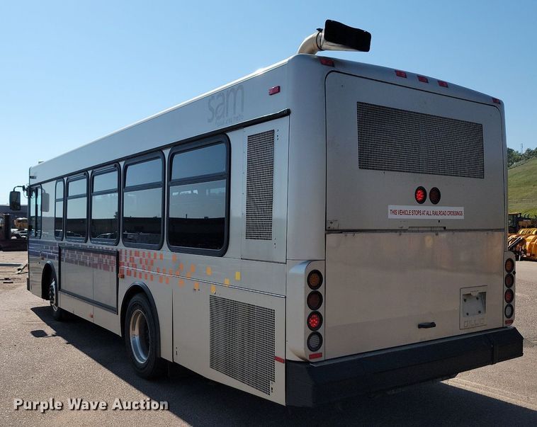 image for item LQ9139 2009 Gillig  shuttle bus