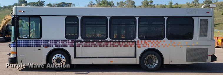 image for item LQ9139 2009 Gillig  shuttle bus