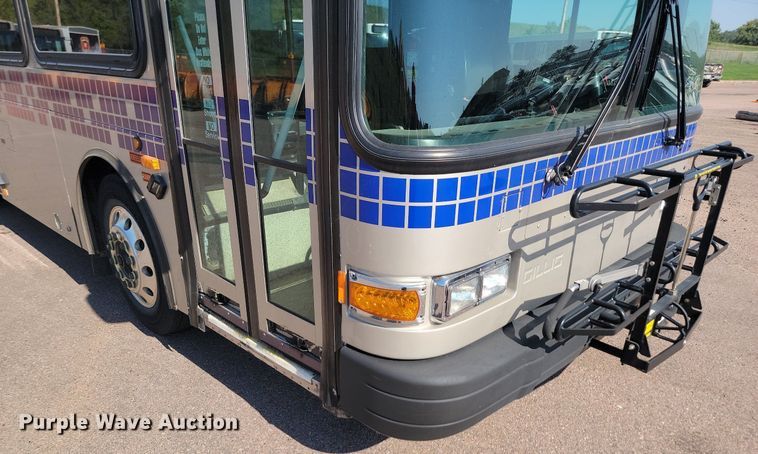 image for item LQ9139 2009 Gillig  shuttle bus