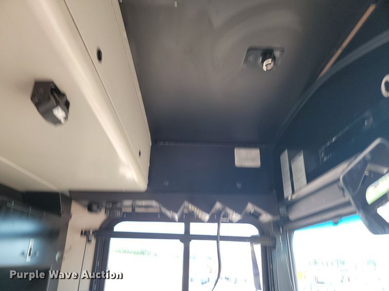 image for item LQ9139 2009 Gillig  shuttle bus