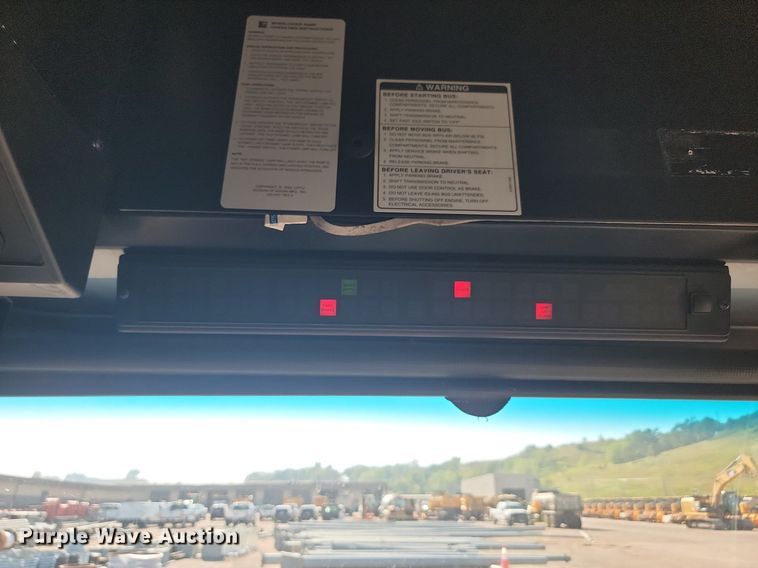 image for item LQ9139 2009 Gillig  shuttle bus