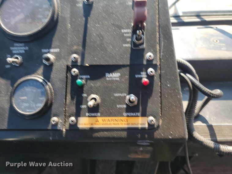 image for item LQ9139 2009 Gillig  shuttle bus