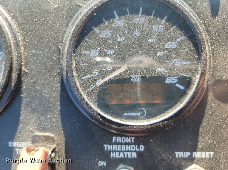 image for item LQ9139 2009 Gillig  shuttle bus