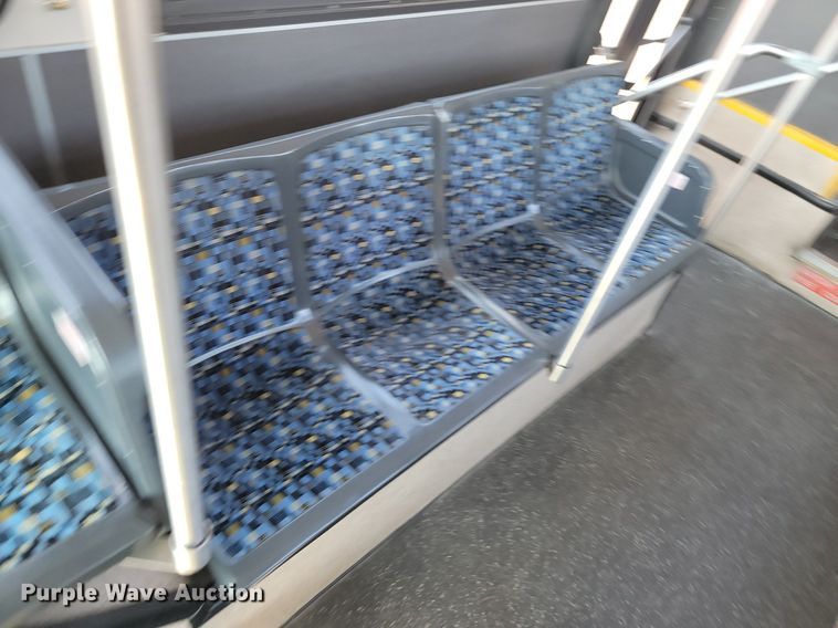 image for item LQ9139 2009 Gillig  shuttle bus