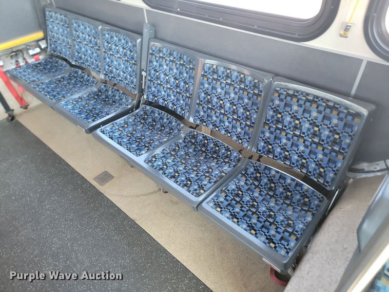 image for item LQ9139 2009 Gillig  shuttle bus