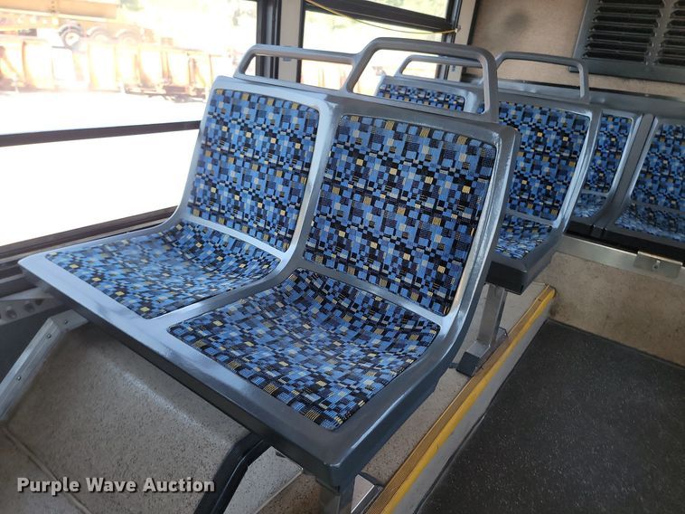 image for item LQ9139 2009 Gillig  shuttle bus