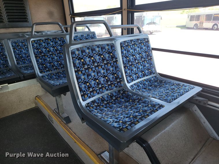 image for item LQ9139 2009 Gillig  shuttle bus