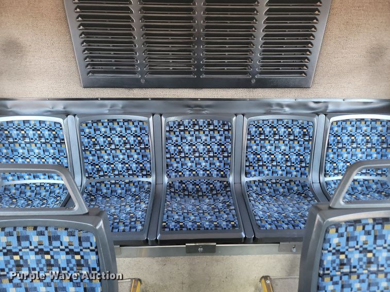 image for item LQ9139 2009 Gillig  shuttle bus