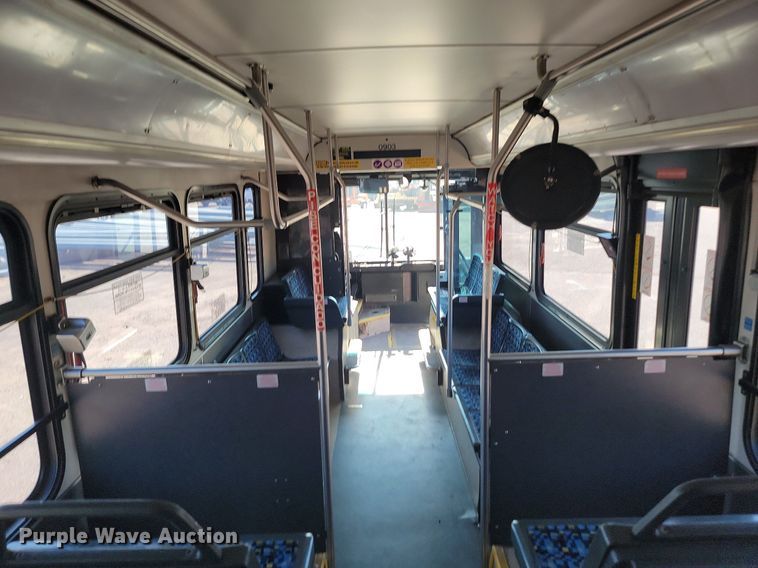 image for item LQ9139 2009 Gillig  shuttle bus