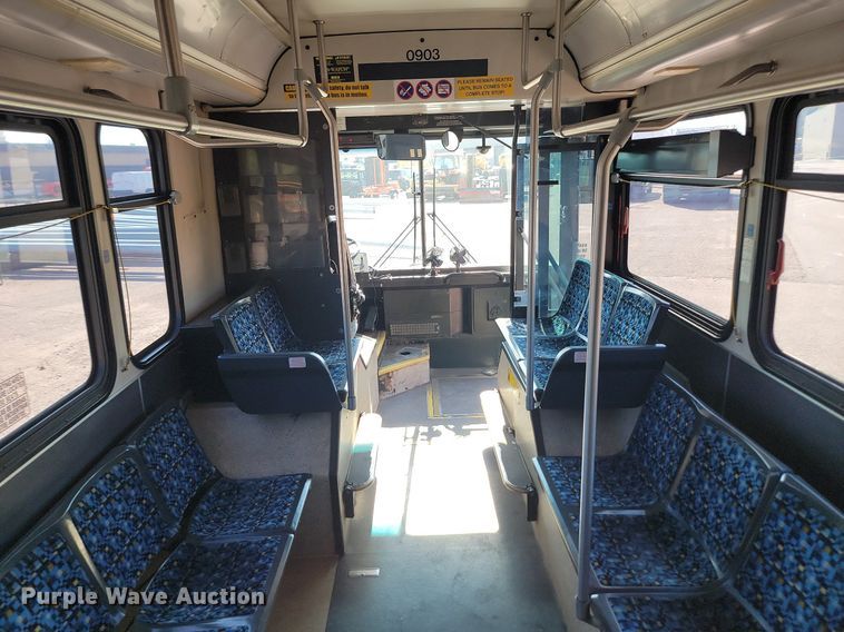 image for item LQ9139 2009 Gillig  shuttle bus