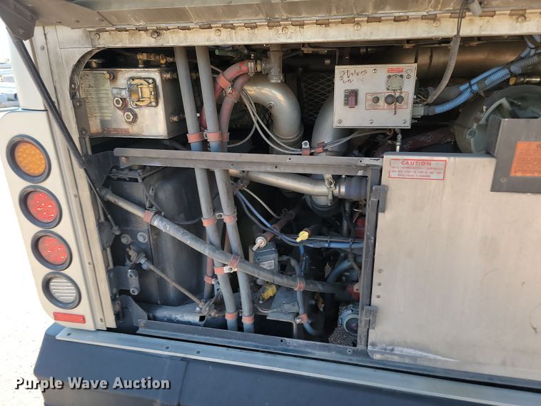 image for item LQ9139 2009 Gillig  shuttle bus