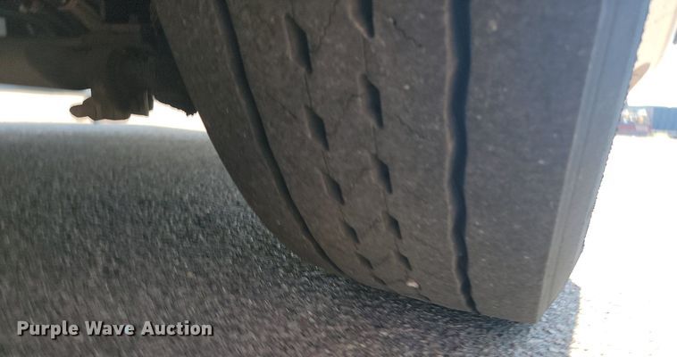 image for item LQ9139 2009 Gillig  shuttle bus