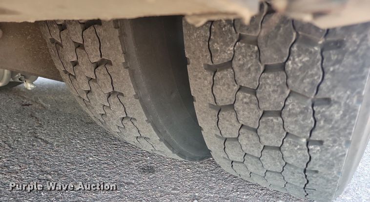 image for item LQ9139 2009 Gillig  shuttle bus