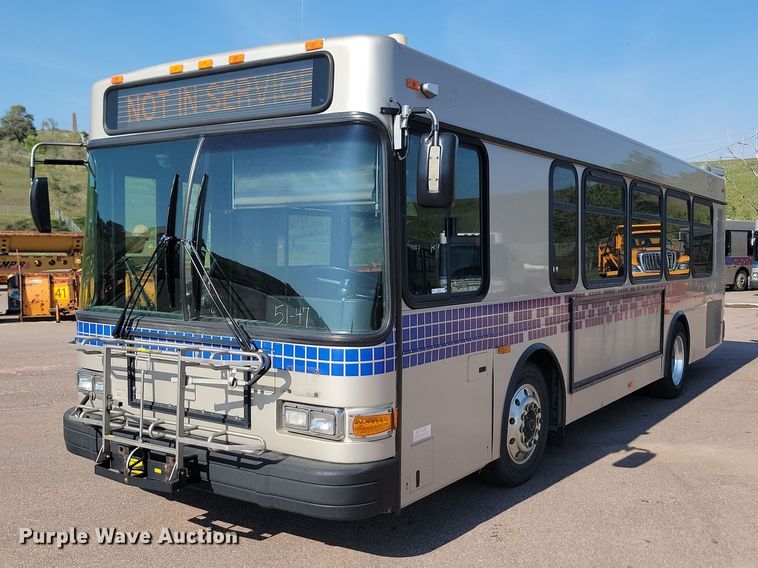 image for item LQ9140 2009 Gillig  shuttle bus