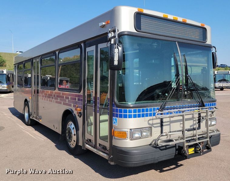 image for item LQ9140 2009 Gillig  shuttle bus