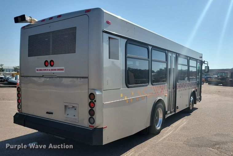 image for item LQ9140 2009 Gillig  shuttle bus