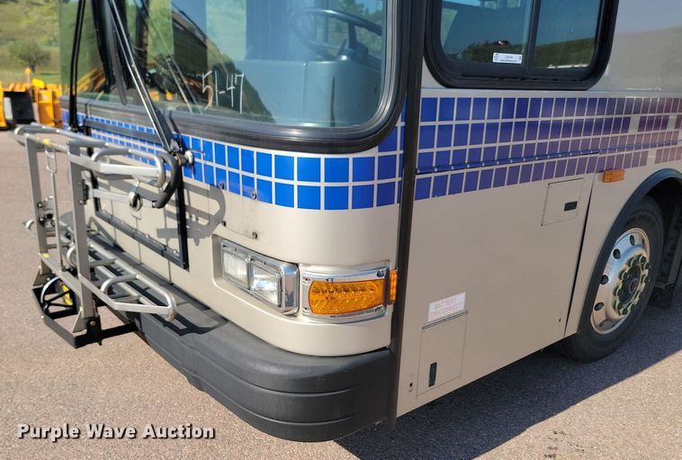 image for item LQ9140 2009 Gillig  shuttle bus