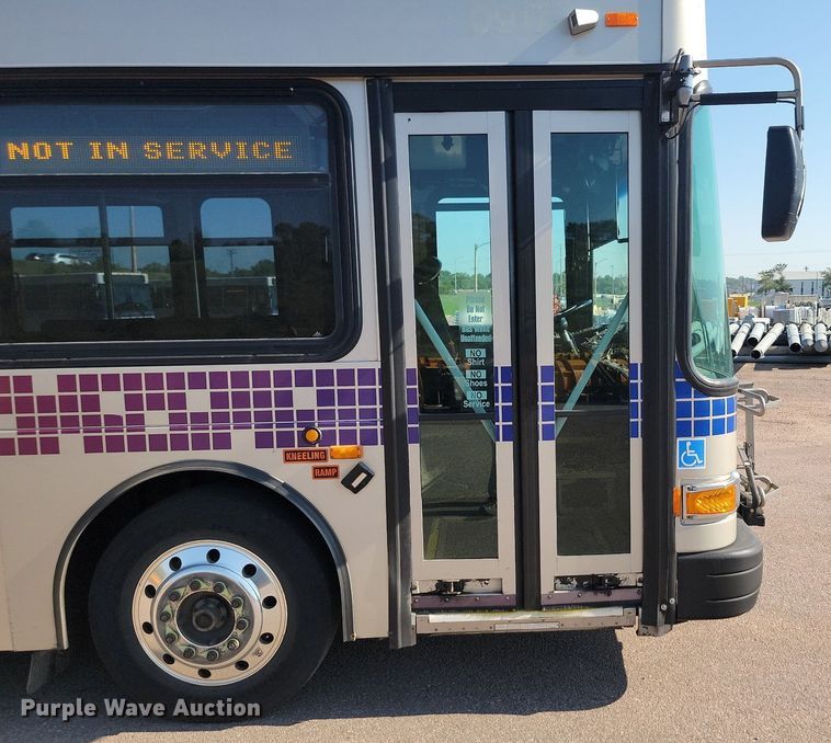 image for item LQ9140 2009 Gillig  shuttle bus