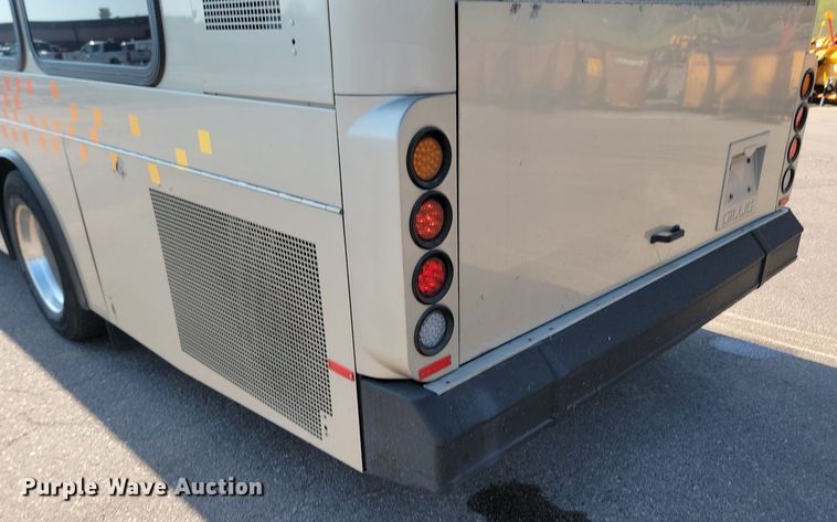 image for item LQ9140 2009 Gillig  shuttle bus