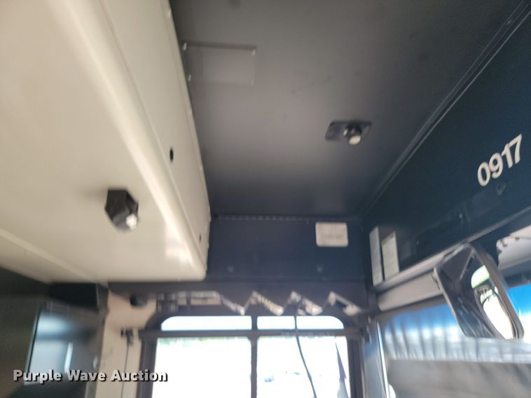 image for item LQ9140 2009 Gillig  shuttle bus