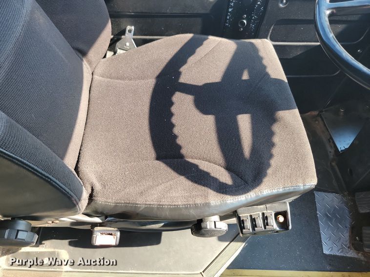 image for item LQ9140 2009 Gillig  shuttle bus