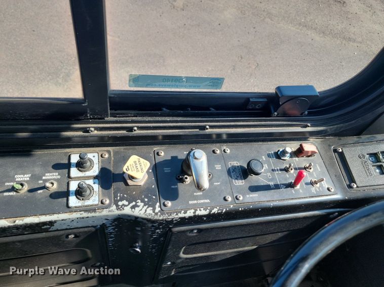 image for item LQ9140 2009 Gillig  shuttle bus